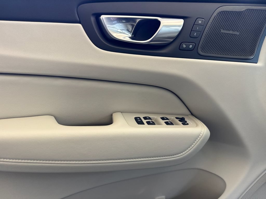 New 2026 Volvo XC60 B5 Ultra w/ Climate Package PRO AWD/4WD image 10