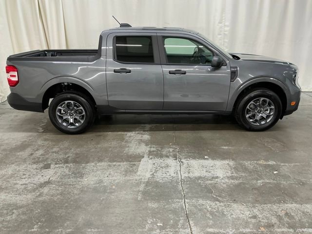 Used 2025 Ford Maverick XLT image 2