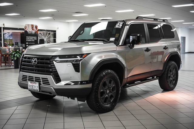 Used 2025 Lexus GX 550 AWD/4WD image 3