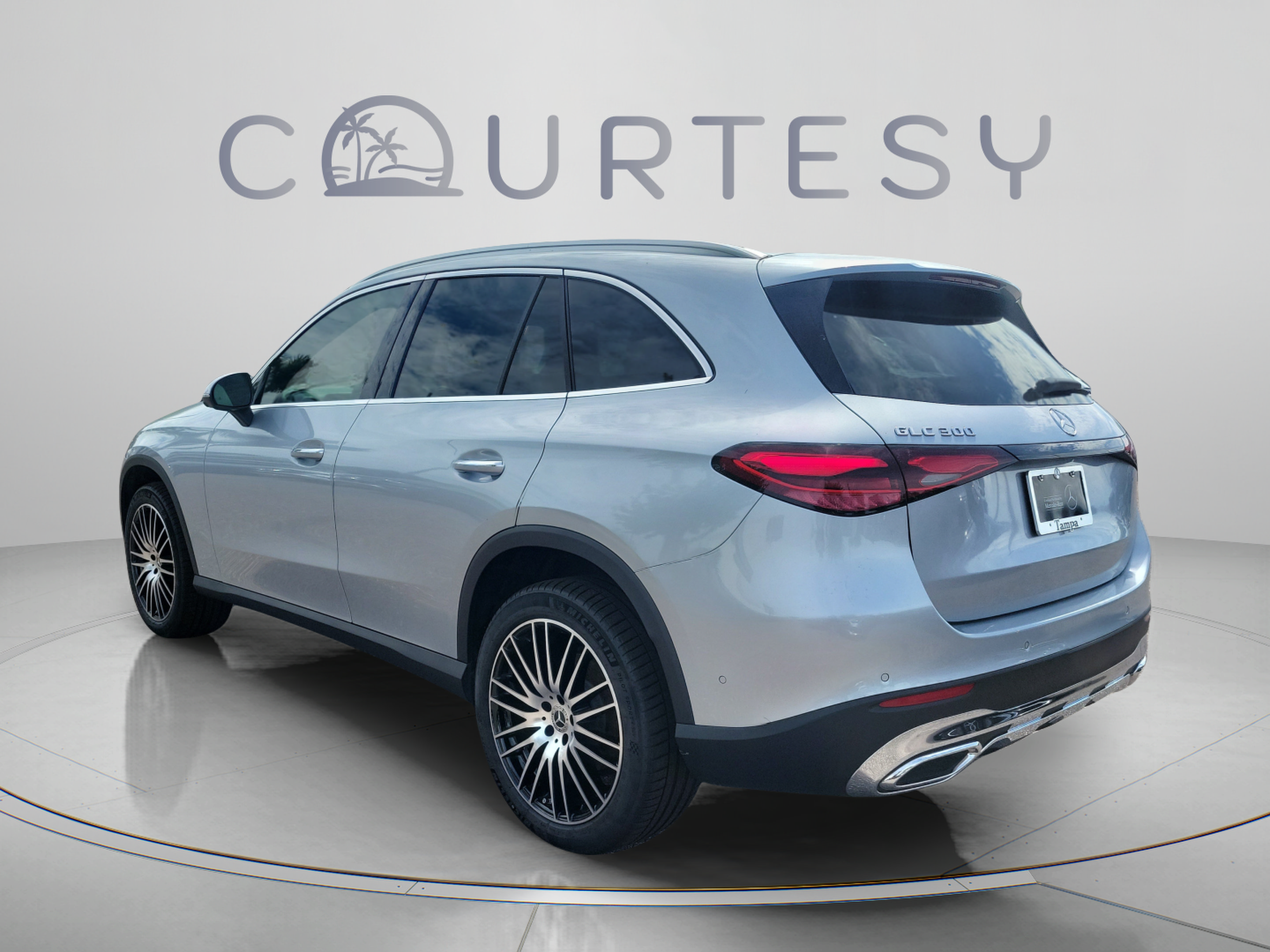 Certified 2026 Mercedes-Benz GLC 300 image 2