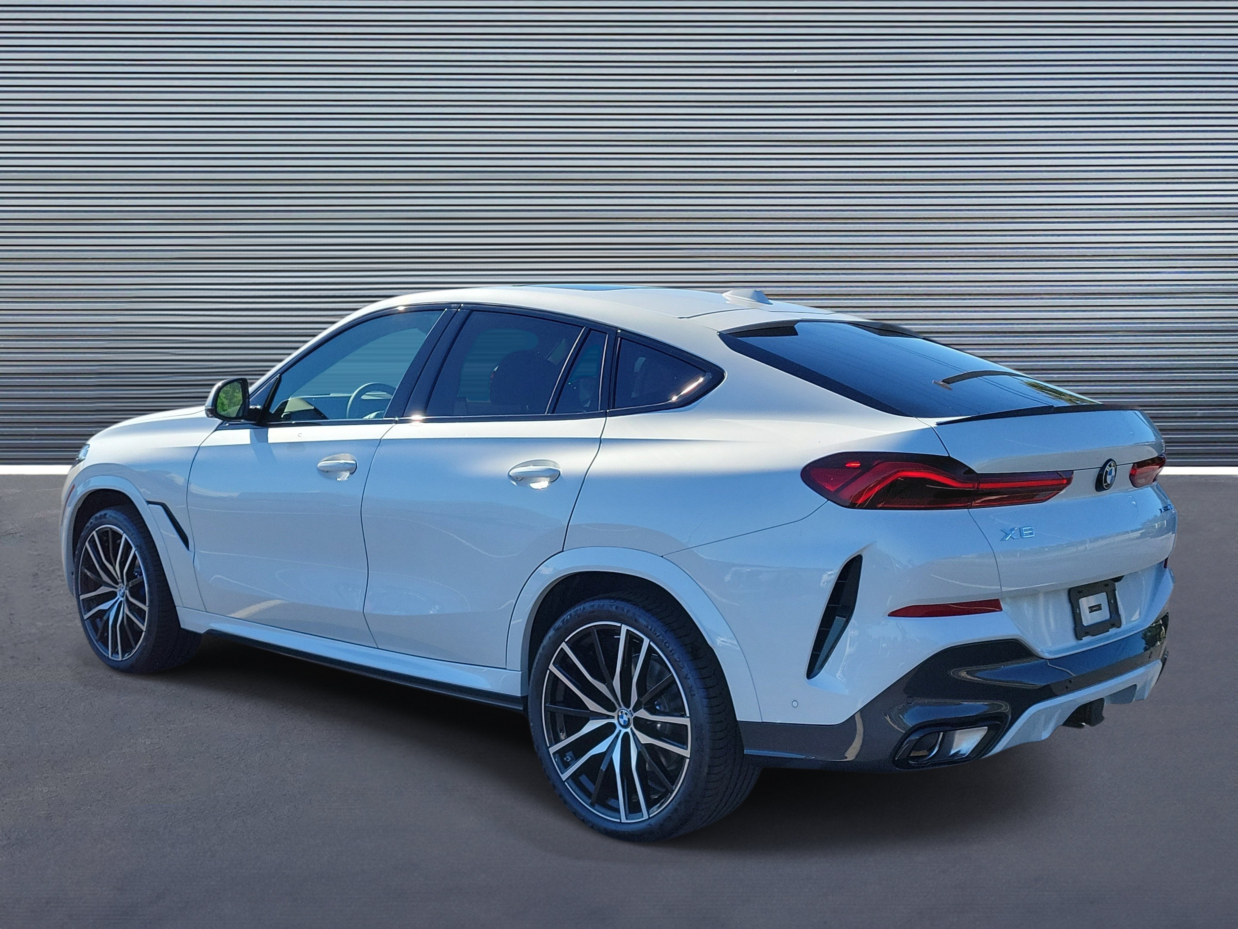 New 2027 BMW X6 xDrive40i w/ Climate Comfort Package AWD/4WD image 4