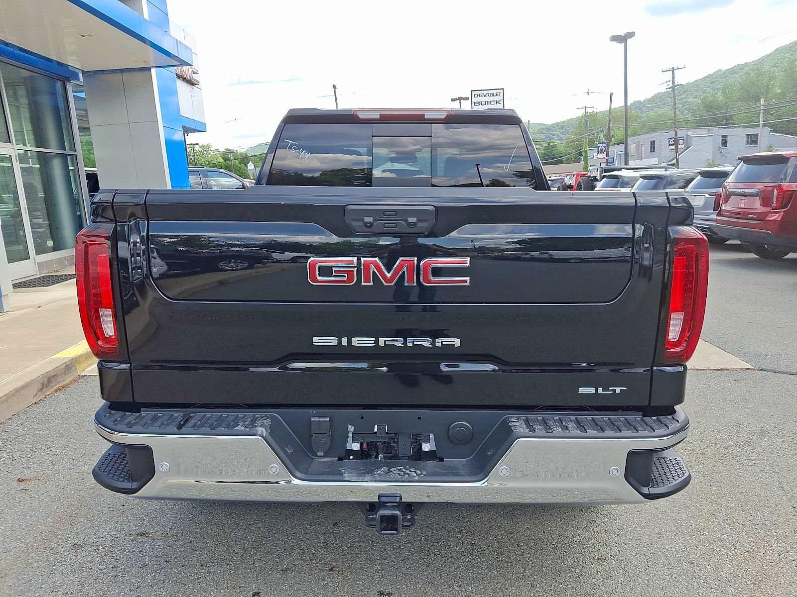New 2026 GMC Sierra 1500 SLT w/ SLT Premium Plus Package AWD/4WD image 5