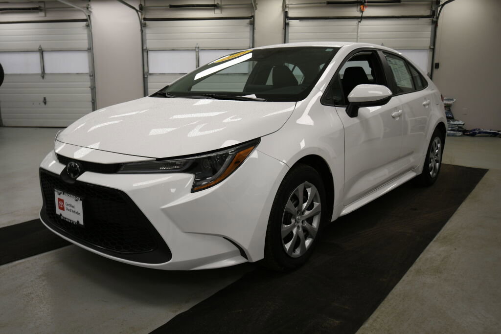 Used 2022 Toyota Corolla LE image 3