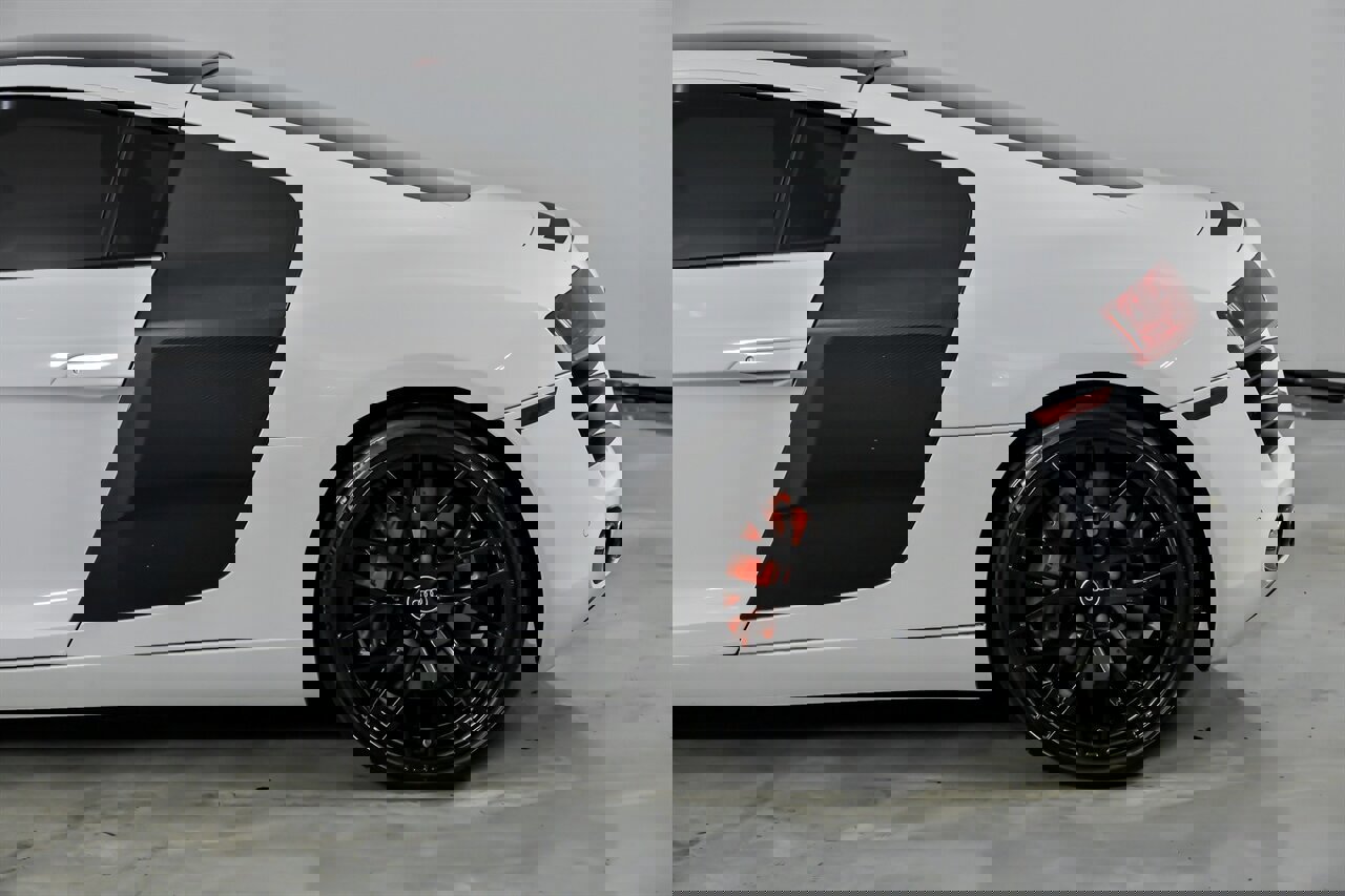 Used 2009 Audi R8 V8 image 9