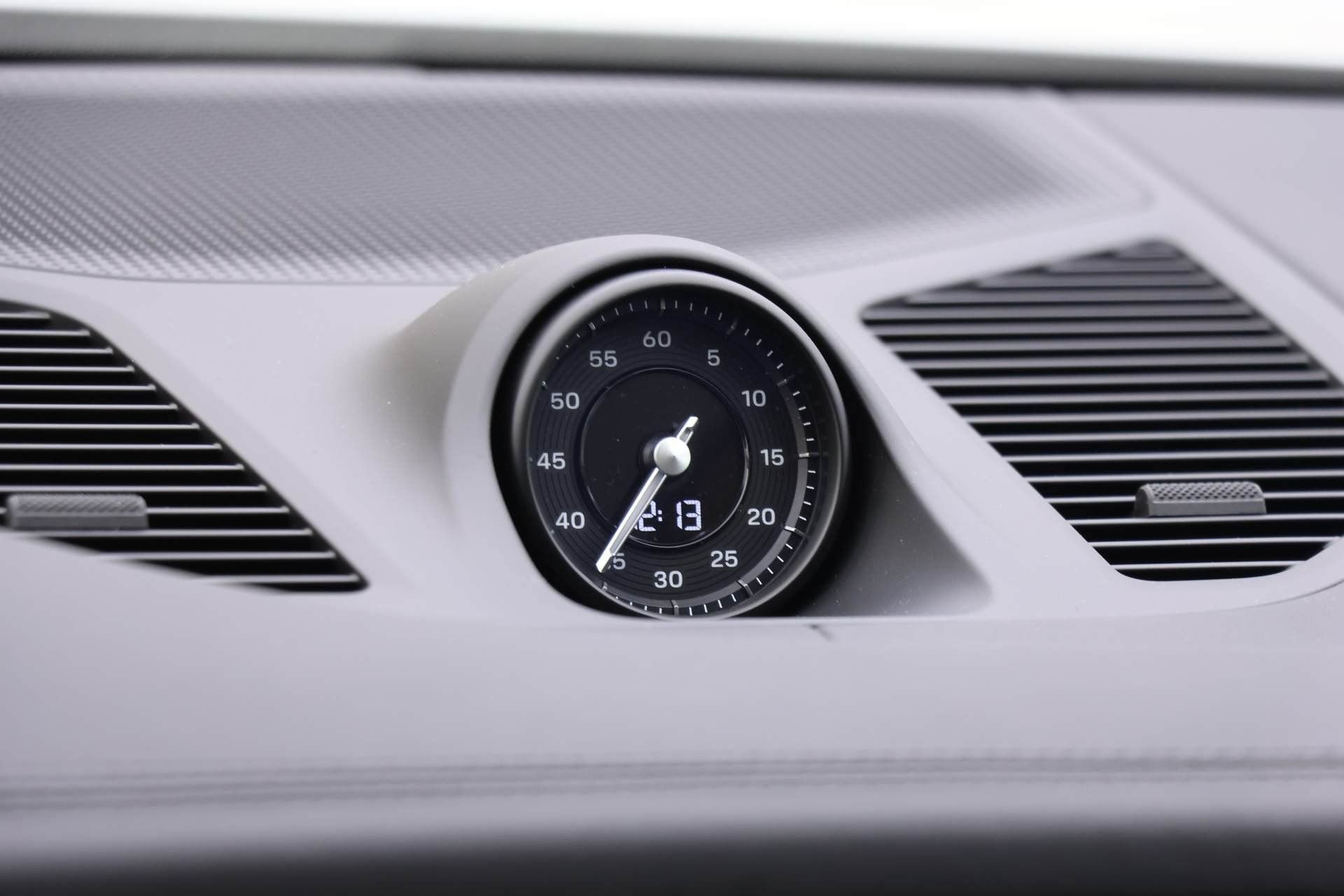 Used 2024 Porsche Cayenne Coupe image 21