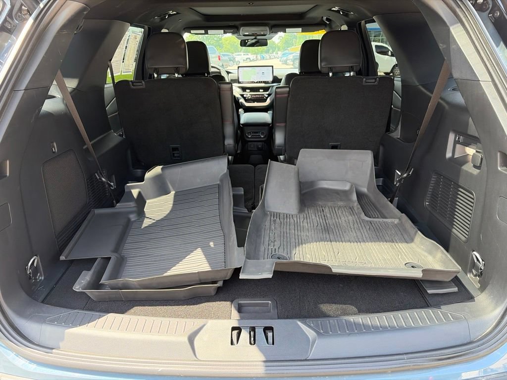 Used 2025 Ford Explorer ST-Line w/ Premium Package AWD/4WD image 14