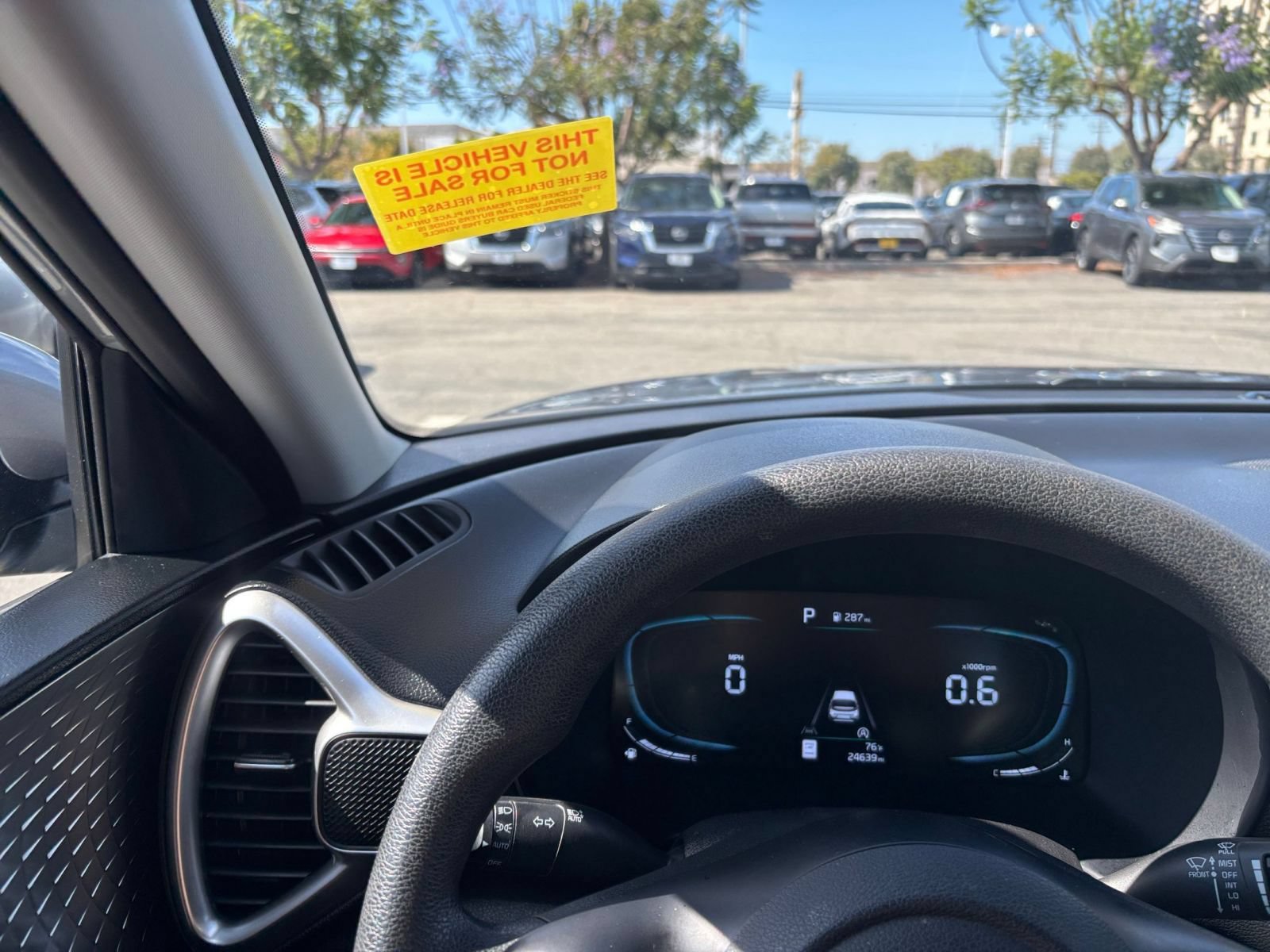 Used 2025 Kia Soul LX w/ LX Technology Package FWD image 34