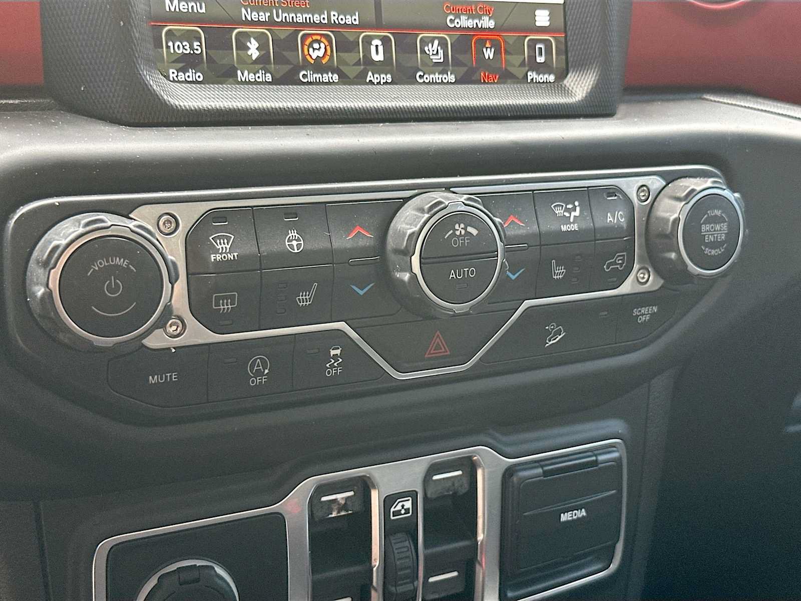 Used 2018 Jeep Wrangler Unlimited Rubicon AWD/4WD image 16