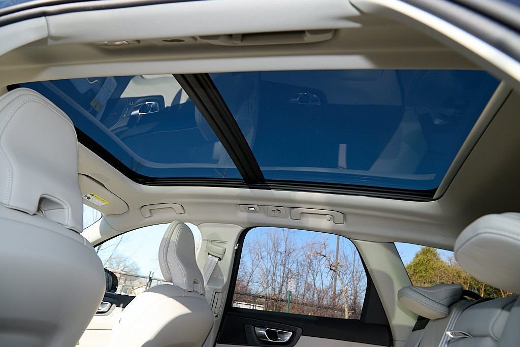 New 2026 Volvo XC60 B5 Ultra w/ Protection Package Premier image 19