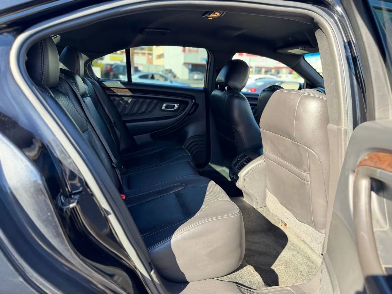 Used 2017 Ford Taurus Limited image 26