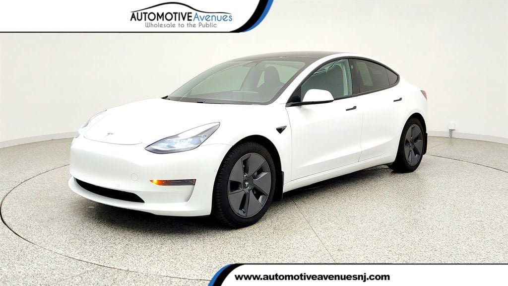 Used 2021 Tesla Model 3 Standard Range Plus RWD image 1