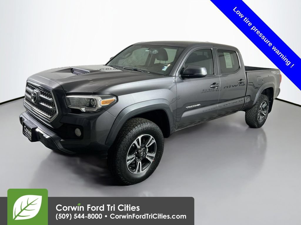 Used 2017 Toyota Tacoma TRD Off-Road AWD/4WD image 5