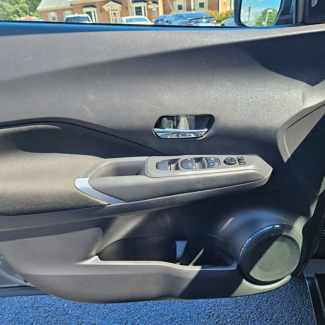 Used 2023 Nissan Kicks SV FWD image 13