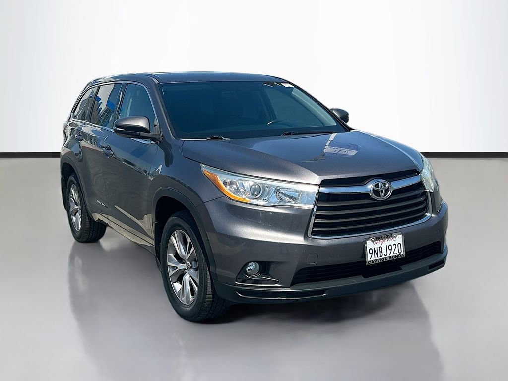 Used 2014 Toyota Highlander Plus AWD/4WD image 3