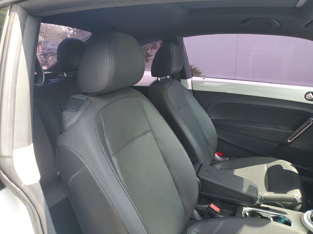 Used 2018 Volkswagen Beetle 2.0T SE FWD image 11