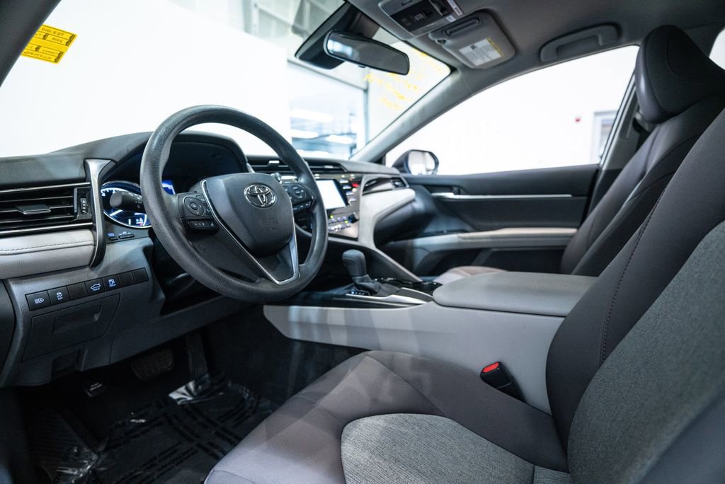 Used 2019 Toyota Camry LE FWD image 4