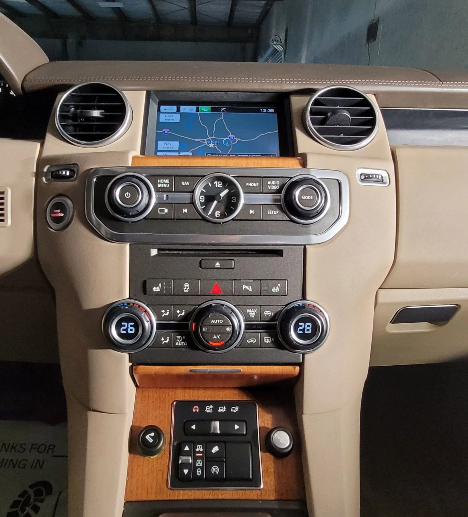 Used 2015 Land Rover LR4 HSE LUX image 33