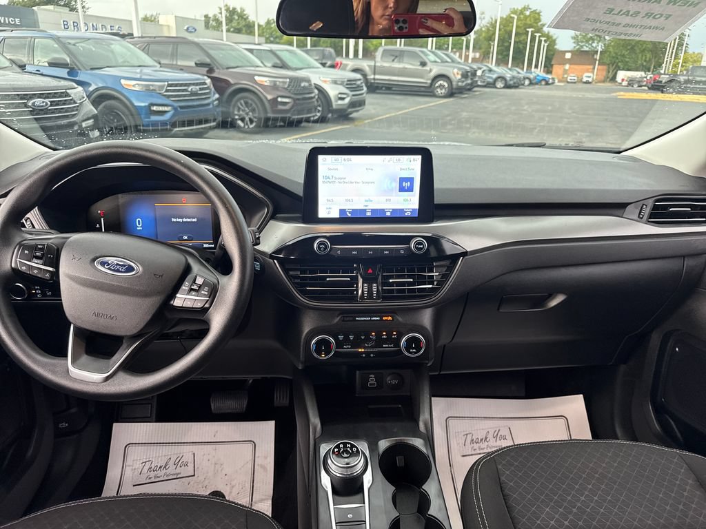 Used 2025 Ford Escape Active AWD/4WD image 18