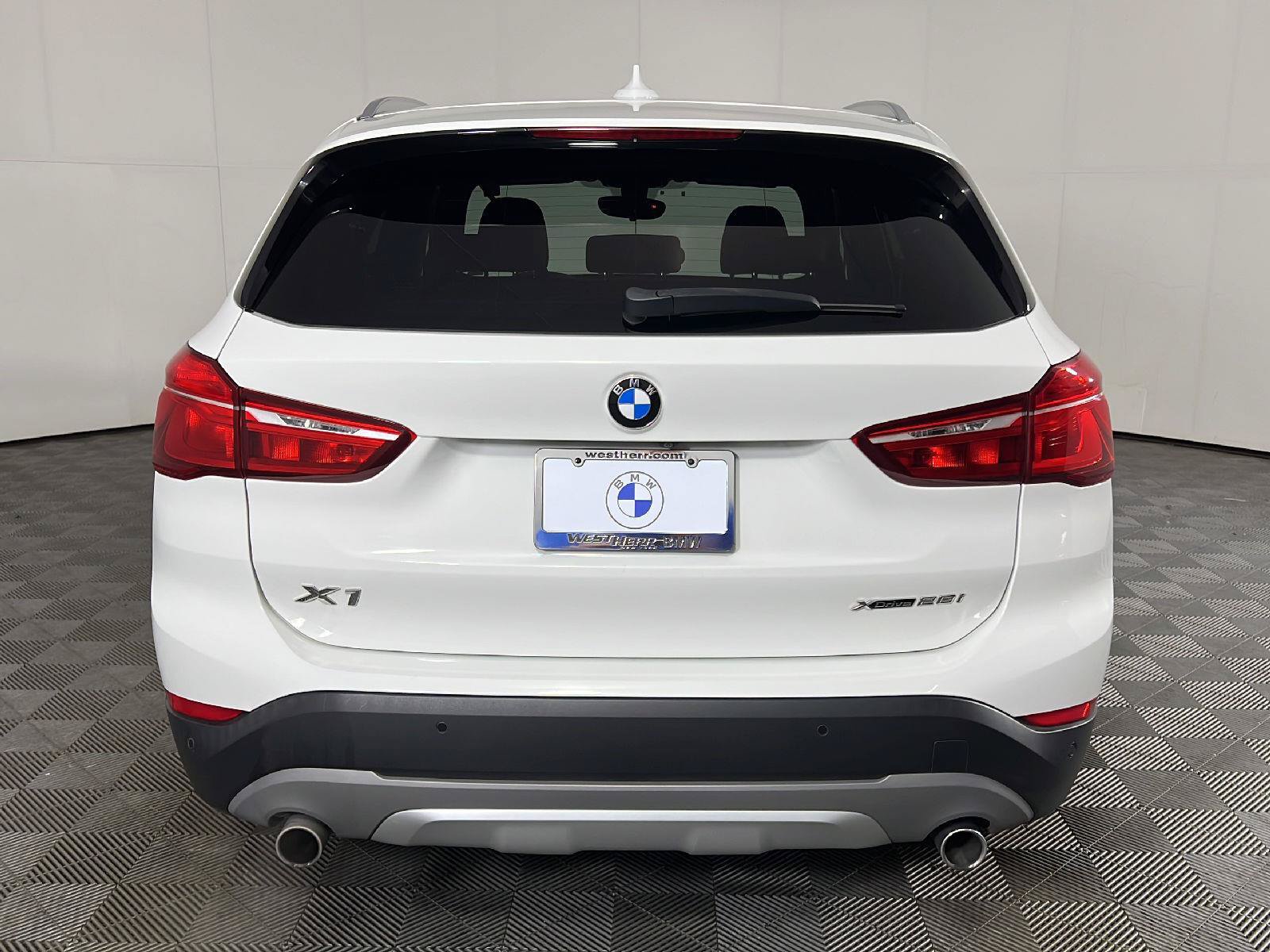 Used 2018 BMW X1 xDrive28i AWD/4WD image 6