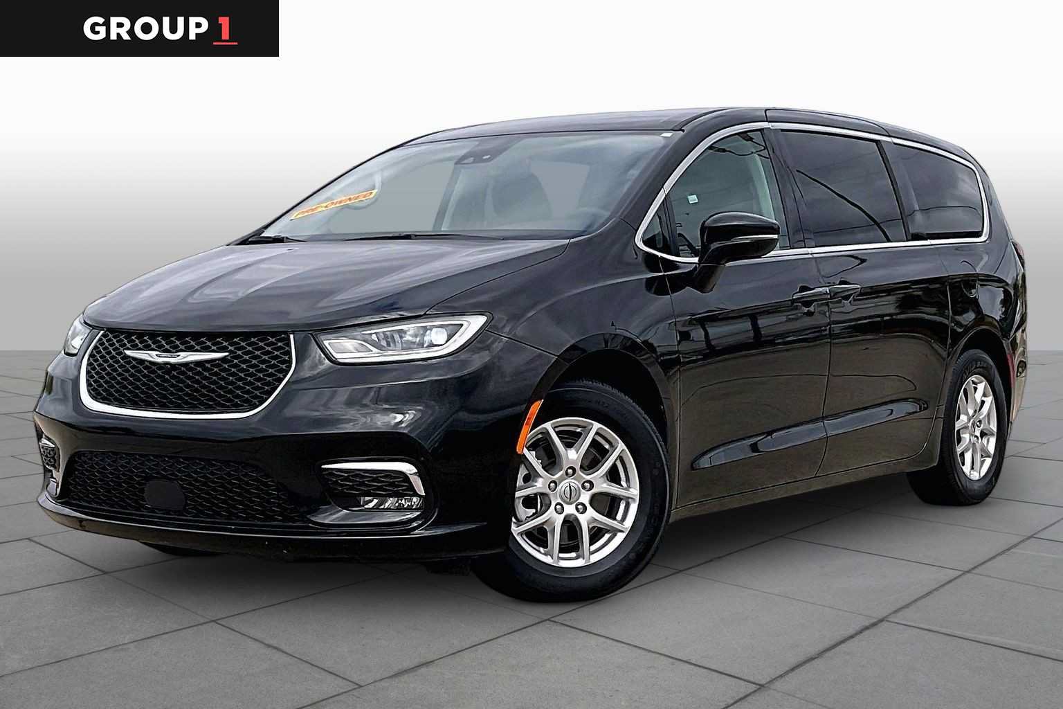 Used 2024 Chrysler Pacifica Touring-L