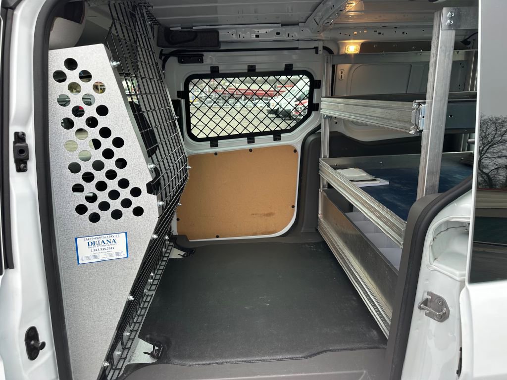 Used 2022 Ford Transit Connect XLT image 14