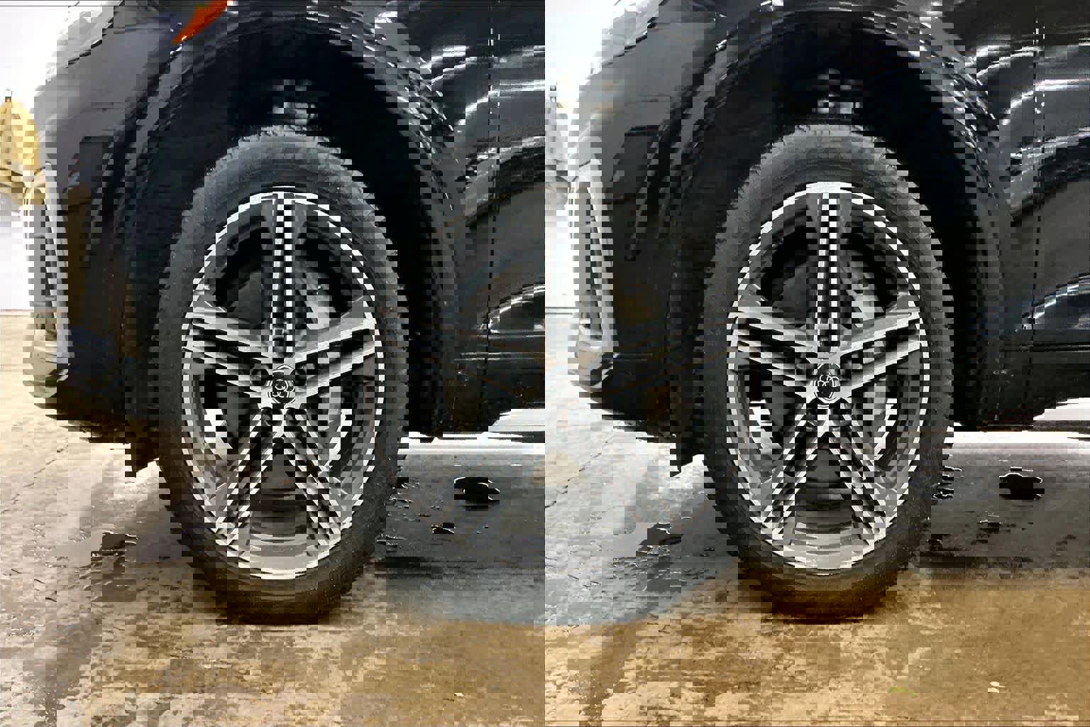 Used 2022 Audi Q5 e Premium Plus w/ Premium Plus Package image 12