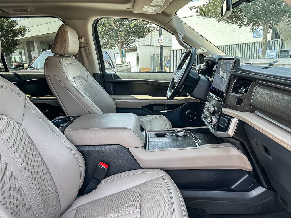 Used 2024 Ford Expedition Limited RWD image 21