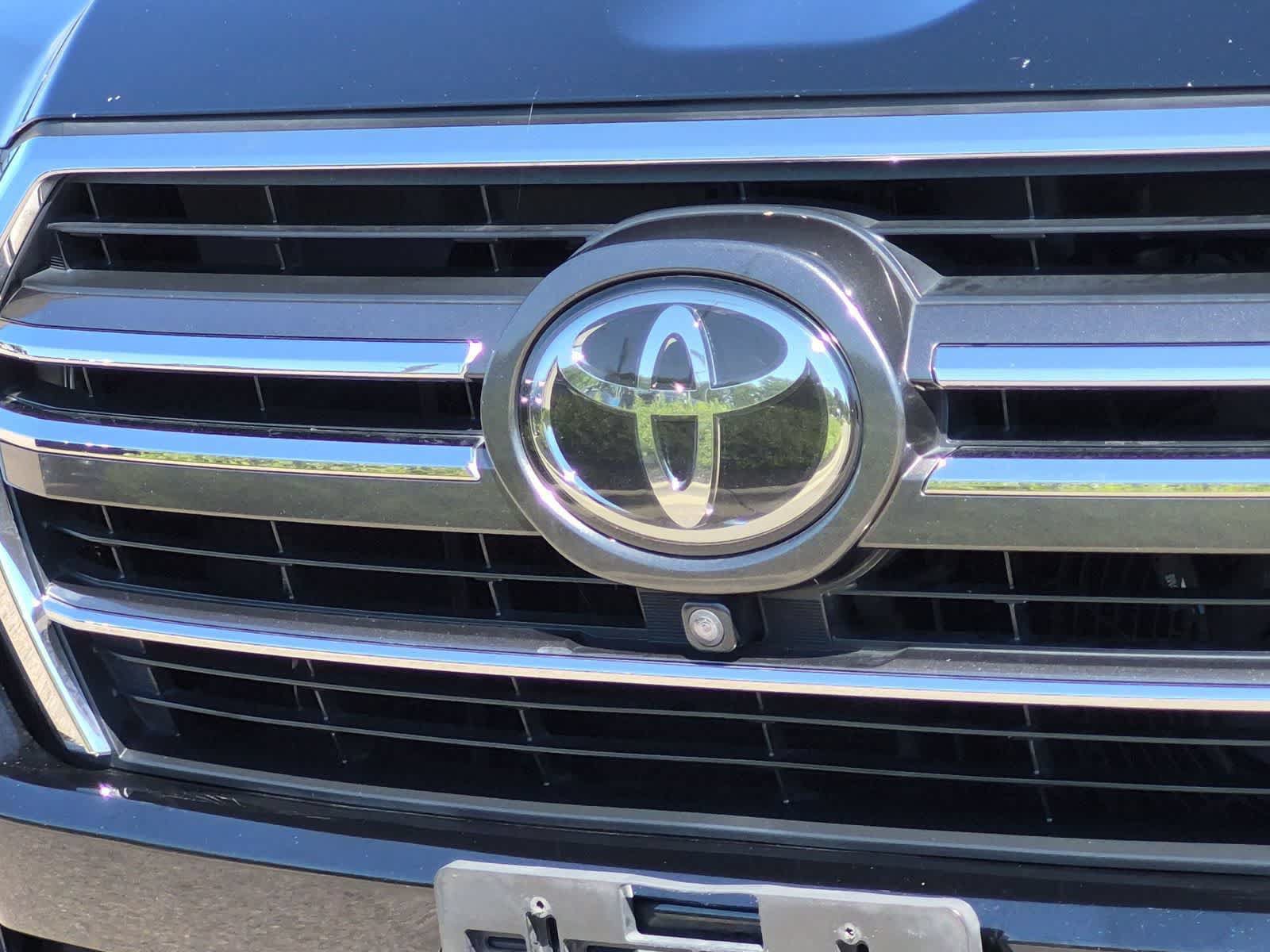 Used 2021 Toyota Land Cruiser Heritage Edition AWD/4WD image 12
