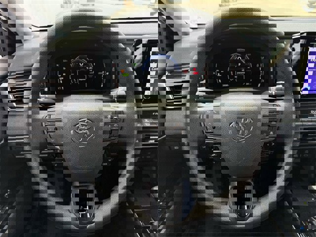 Used 2025 Toyota Camry LE image 13