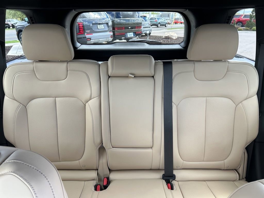 Used 2023 Jeep Grand Cherokee Limited w/ Luxury Tech Group II AWD/4WD image 26