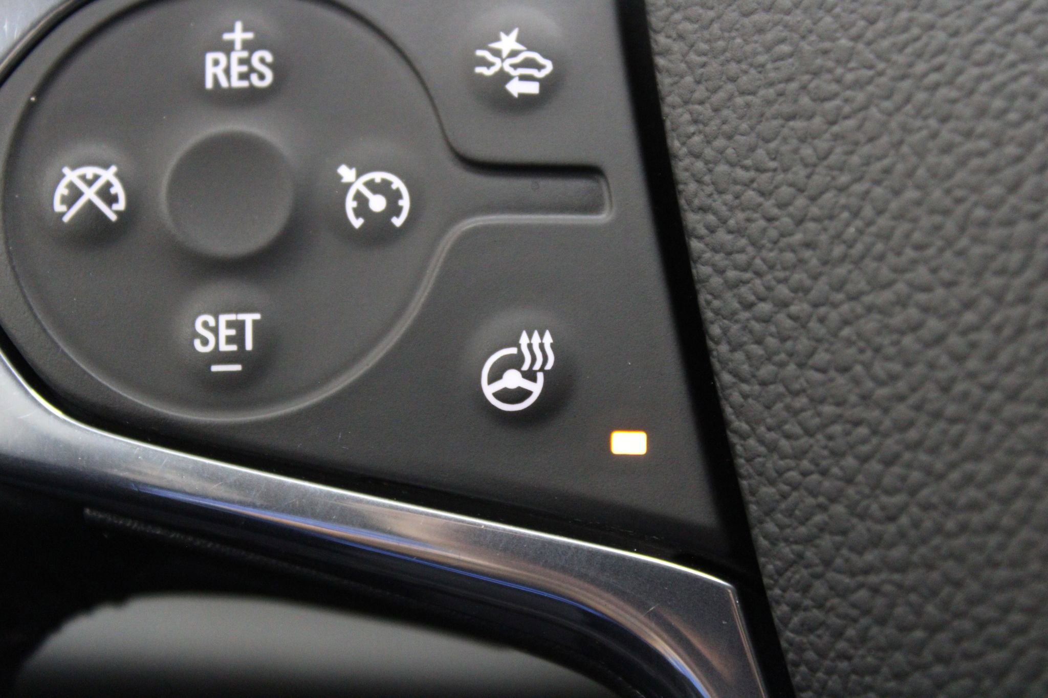 Used 2020 Chevrolet Traverse RS w/ LPO, Floor Liner Package FWD image 41