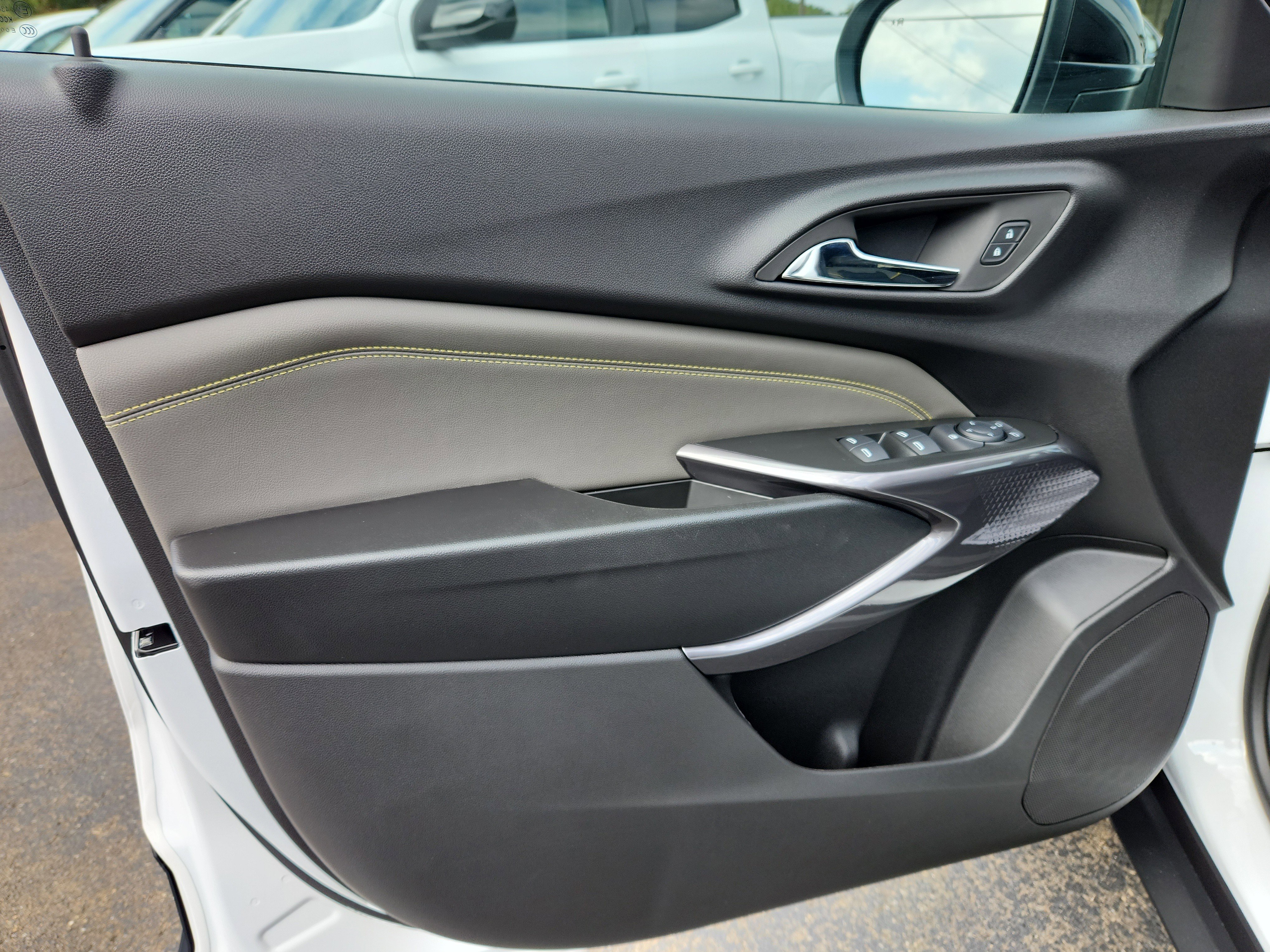 New 2026 Chevrolet Trax ACTIV w/ Driver Confidence Package FWD image 7