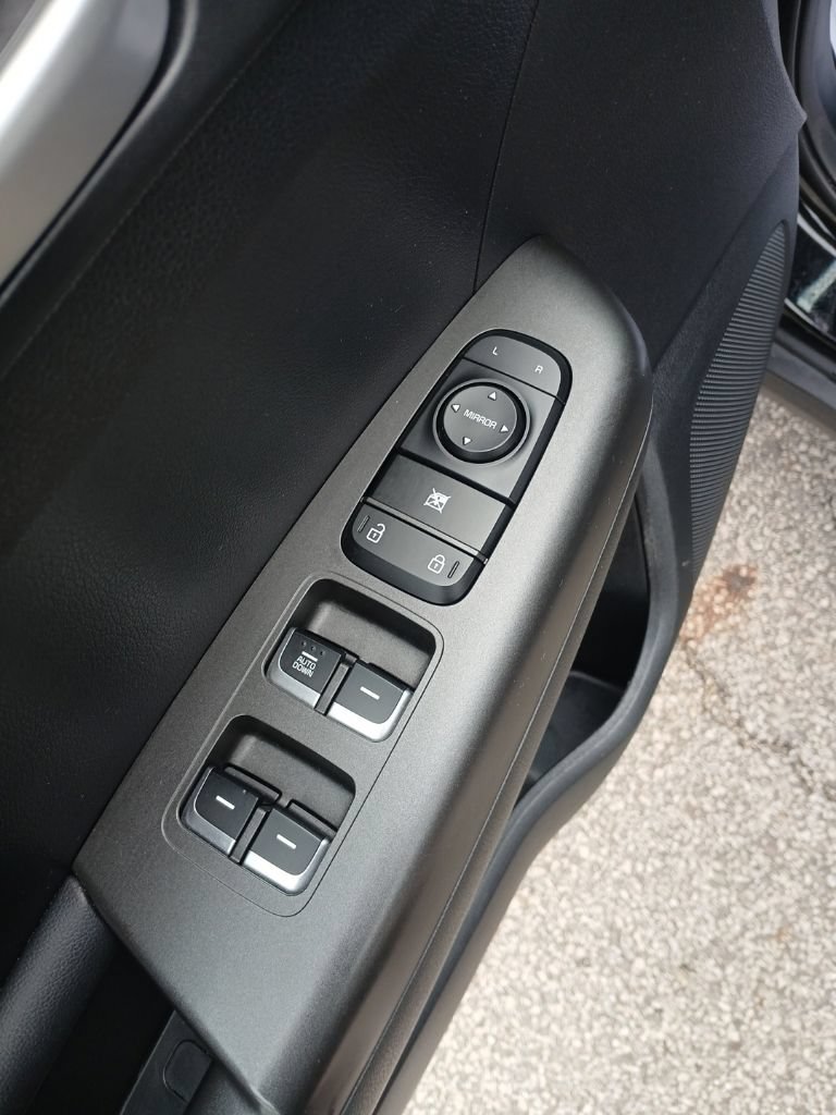Used 2022 Kia Sportage LX AWD/4WD image 10