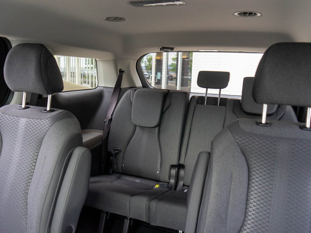 New 2026 Kia Carnival LX image 12