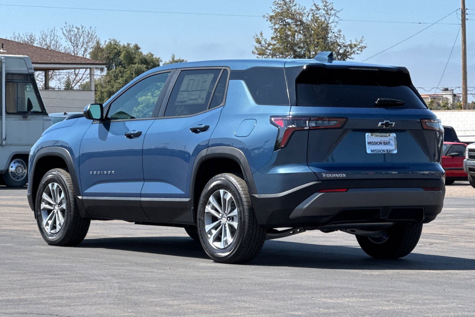 New 2025 Chevrolet Equinox LT image 6