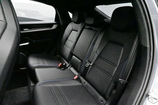New 2026 Porsche Cayenne Turbo GT AWD/4WD image 14