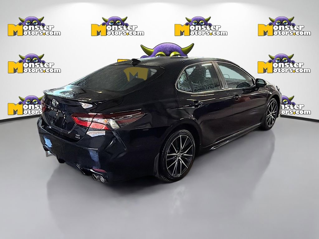 Used 2022 Toyota Camry SE image 4