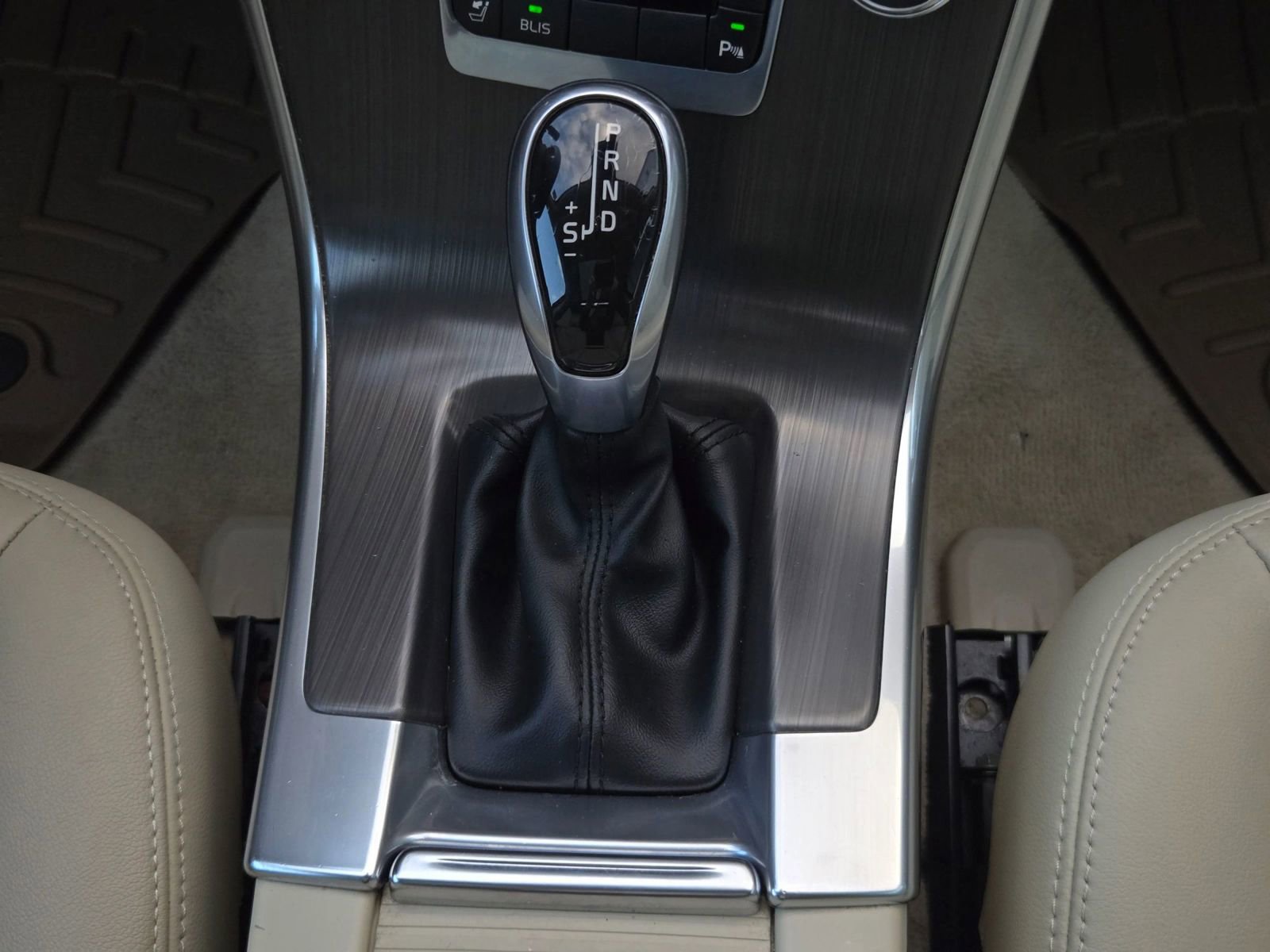 Used 2015 Volvo XC60 T5 image 28