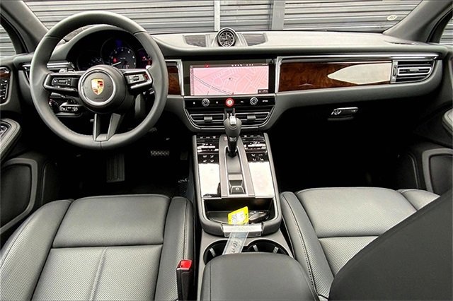 New 2025 Porsche Macan image 6