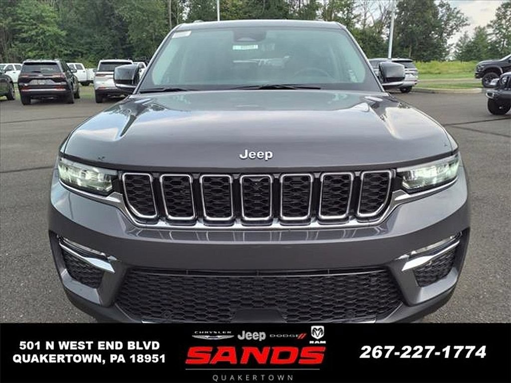 New 2023 Jeep Grand Cherokee 4WD 4xe w/ Luxury Tech Group II image 9