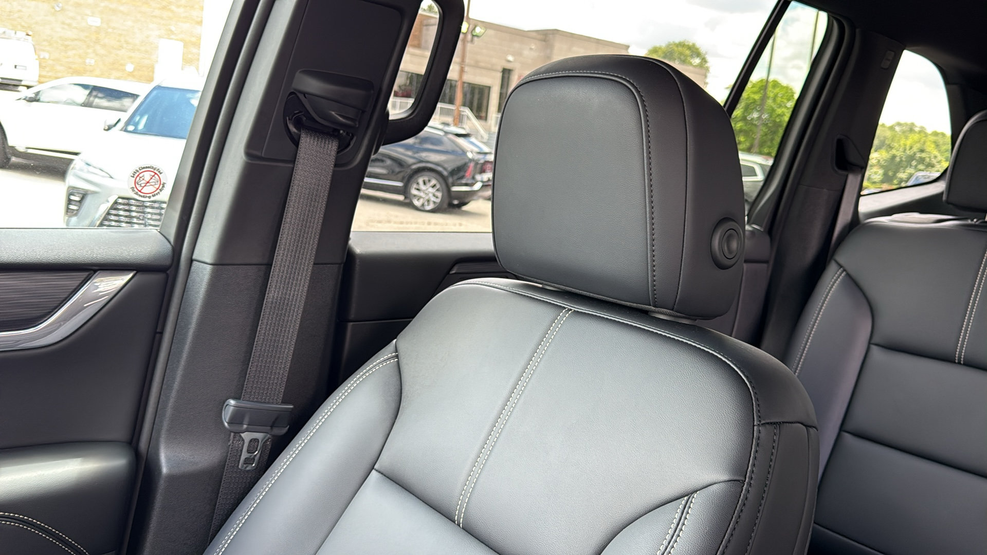 Used 2026 GMC Acadia Elevation w/ Elevation Premium Package FWD image 24