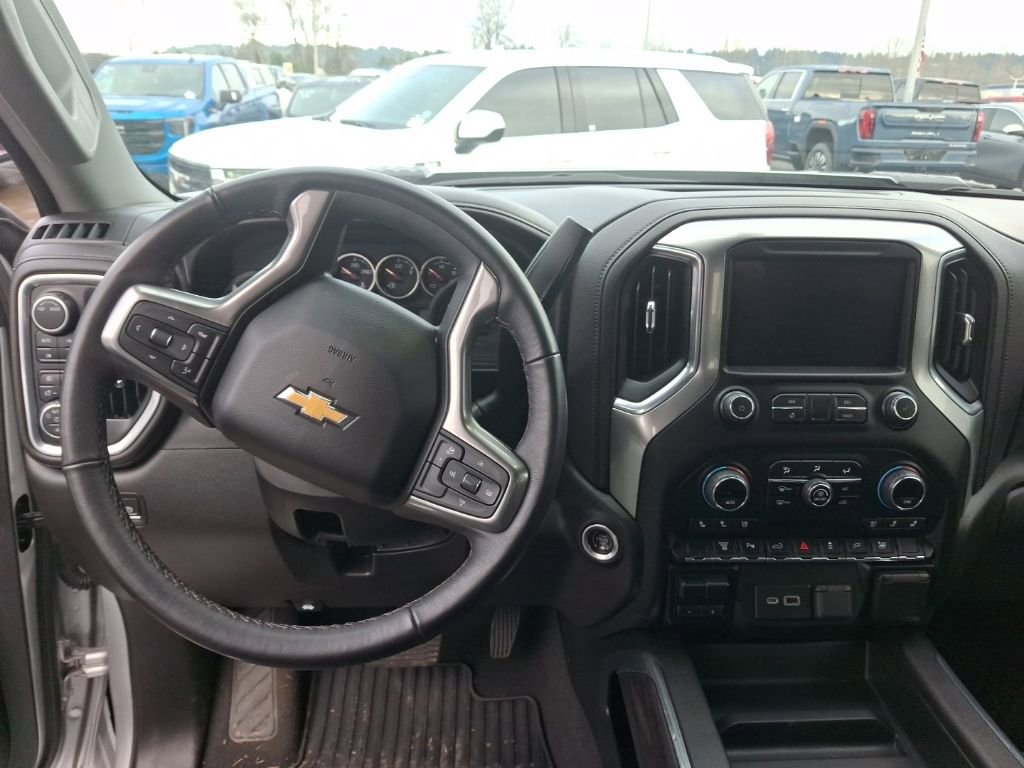 Used 2022 Chevrolet Silverado 2500 LTZ w/ LTZ Plus Package image 14