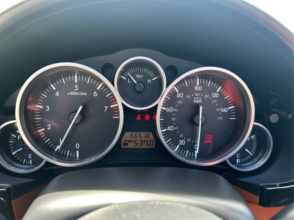 Used 2006 MAZDA MX-5 Miata Grand Touring RWD image 16