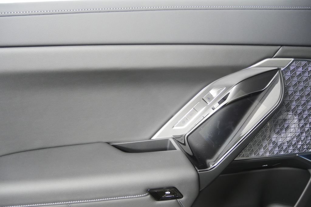 New 2026 BMW i7 xDrive60 AWD/4WD image 14