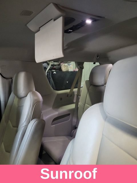 Used 2017 Cadillac Escalade ESV Luxury AWD/4WD image 9
