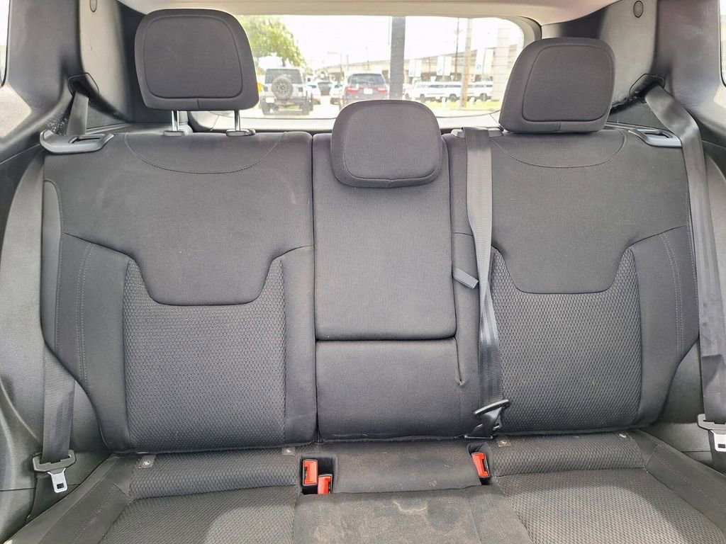 Used 2019 Jeep Renegade Altitude w/ Quick Order Package 2XM FWD image 31