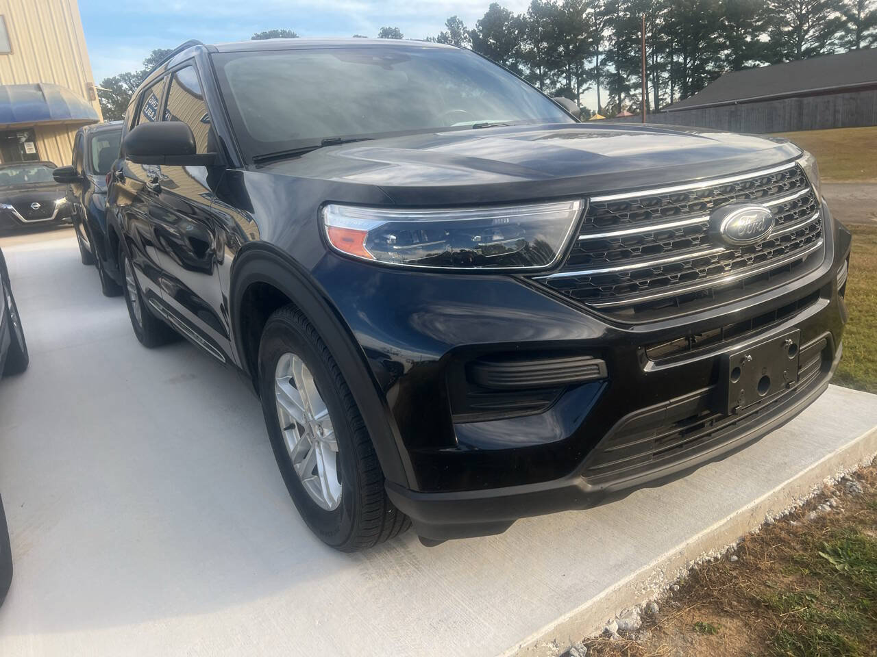 Used 2020 Ford Explorer XLT RWD image 3
