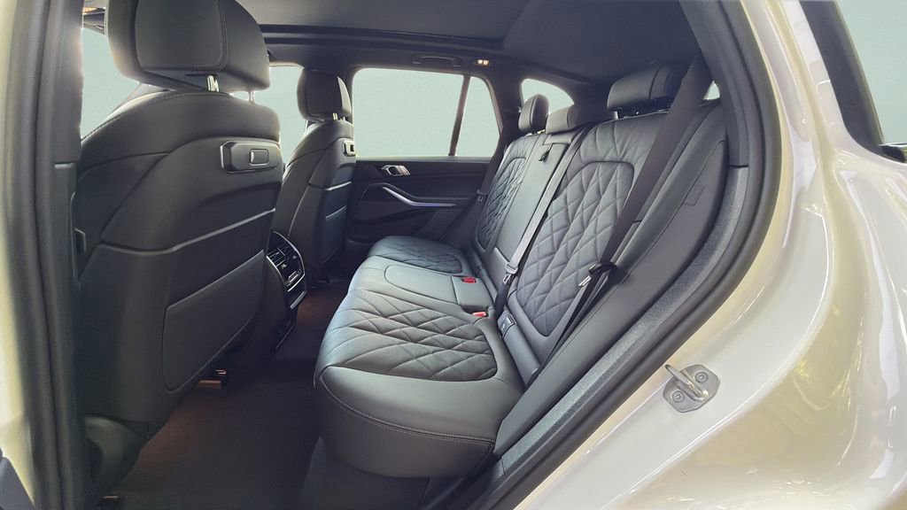 New 2026 BMW X5 xDrive50e w/ M Sport Package AWD/4WD image 20