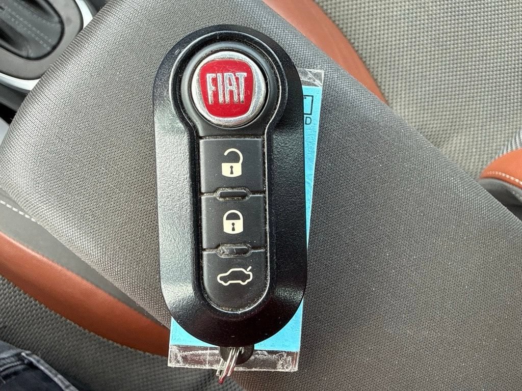 Used 2014 FIAT 500L Trekking w/ Popular Equipment Group FWD image 24