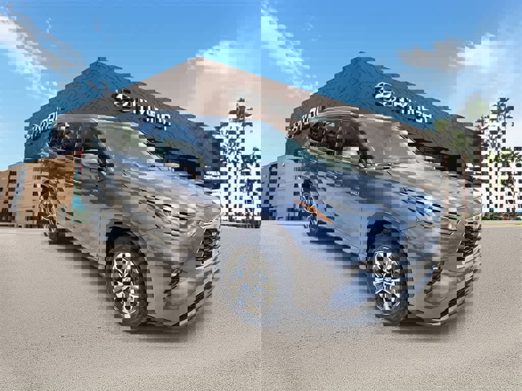 Used 2020 Toyota Highlander XLE image 4